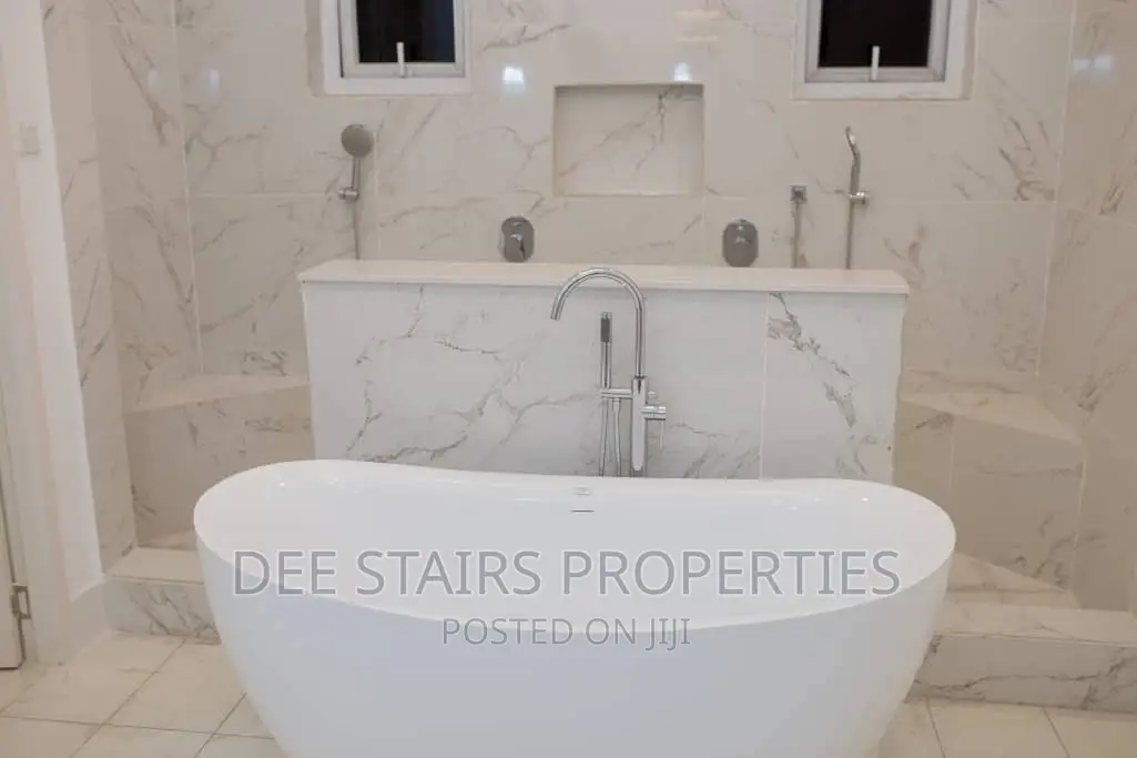 4bdrm House in East Airport for sale