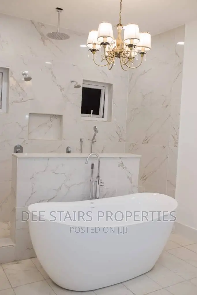 4bdrm House in East Airport for sale
