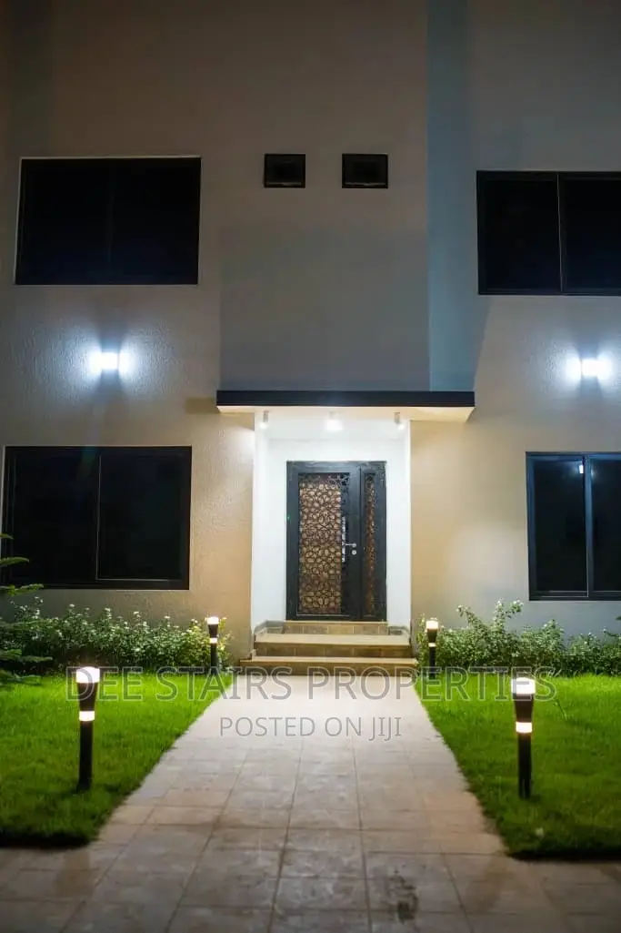 4bdrm House in East Airport for sale