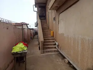 6bdrm House in Accra Metropolitan for sale