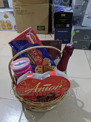 Birthday Present For Her. Gift Basket