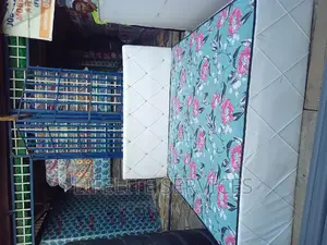 Very Nice Inbuilt Foam Bed Queen Size