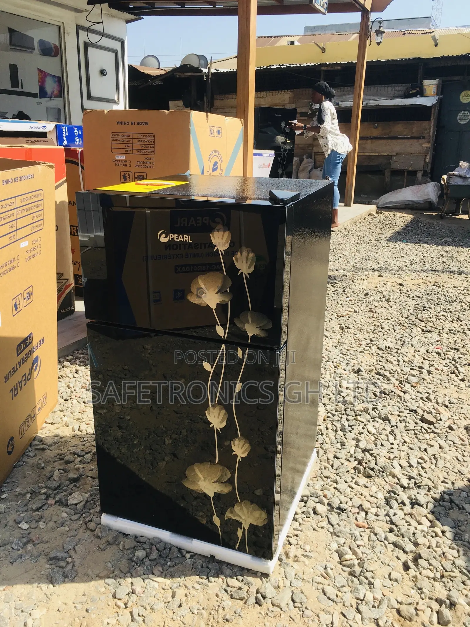 Pearl P-10t Topfreezer Doubledoor Glass Black Fridge