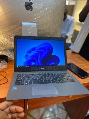 New Laptop Acer AS5755 2GB Intel SSHD+SSD 72GB