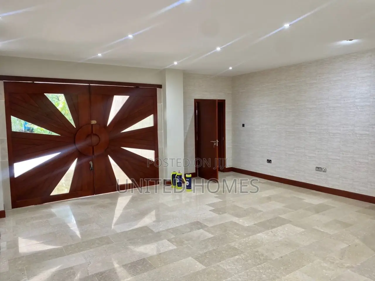 Furnished 7bdrm House in Cantonments for rent
