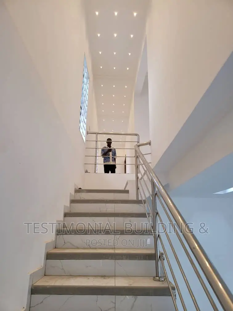 4bdrm House in Testimonial Building, School Junction for sale