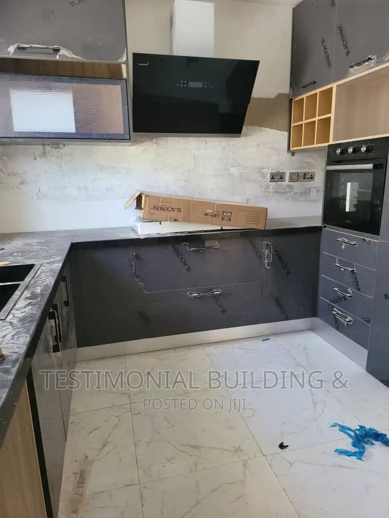 4bdrm House in Testimonial Building, School Junction for sale