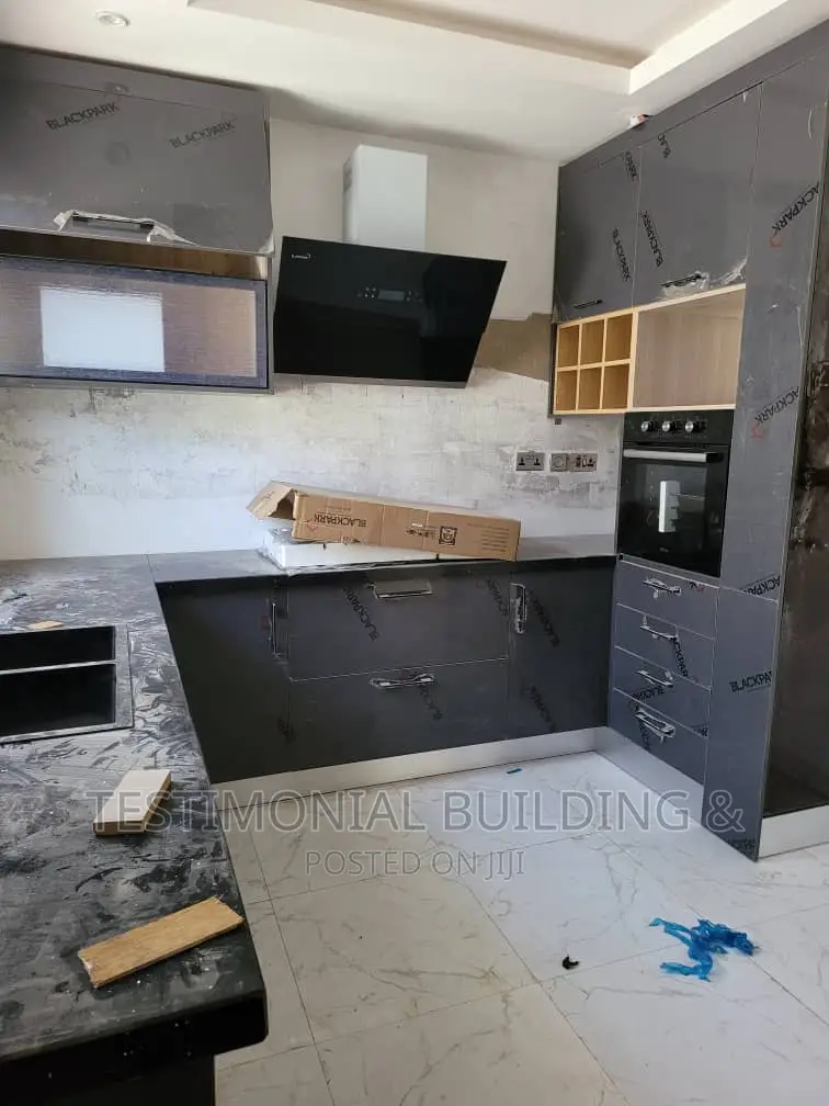 4bdrm House in Testimonial Building, School Junction for sale