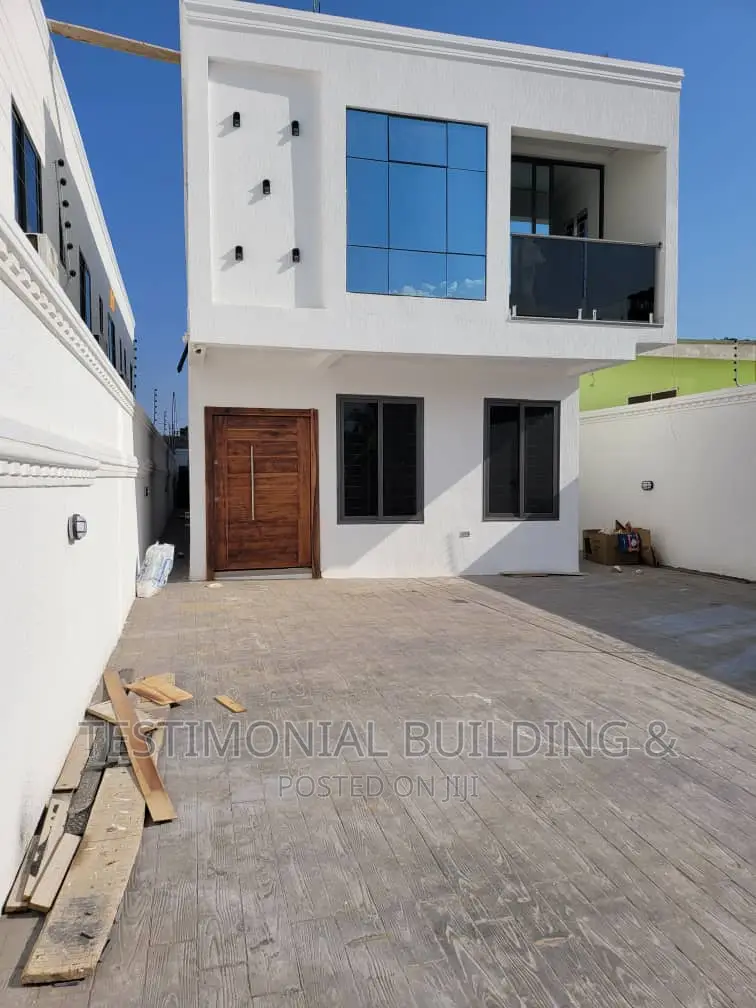 4bdrm House in Testimonial Building, School Junction for sale