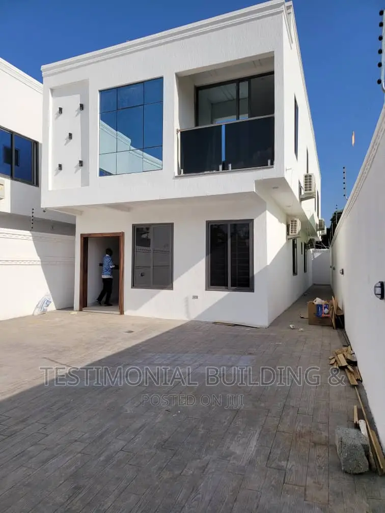 4bdrm House in Testimonial Building, School Junction for sale