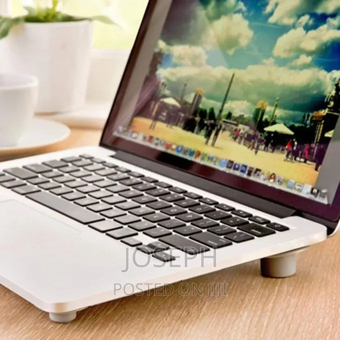 Laptop Stand / Suction Cups