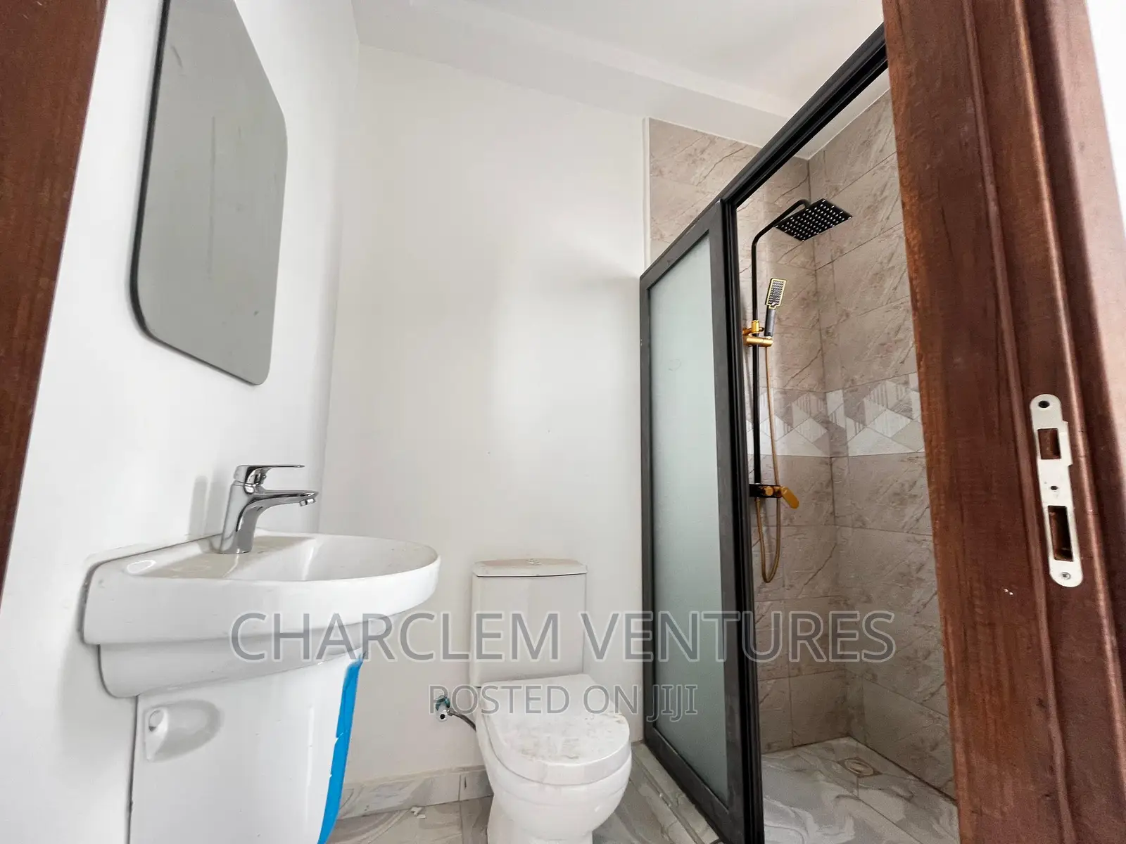 2bdrm Townhouse/Terrace in Charclem Ventures, East Legon for sale