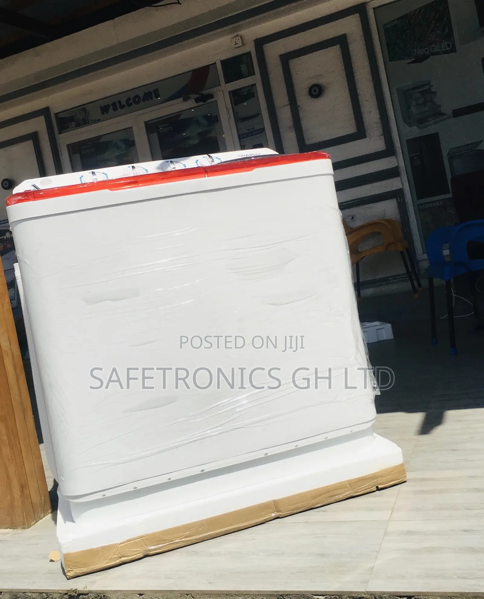 Semiautomatic White/Red Topload Washingmachine Nasco 11kg