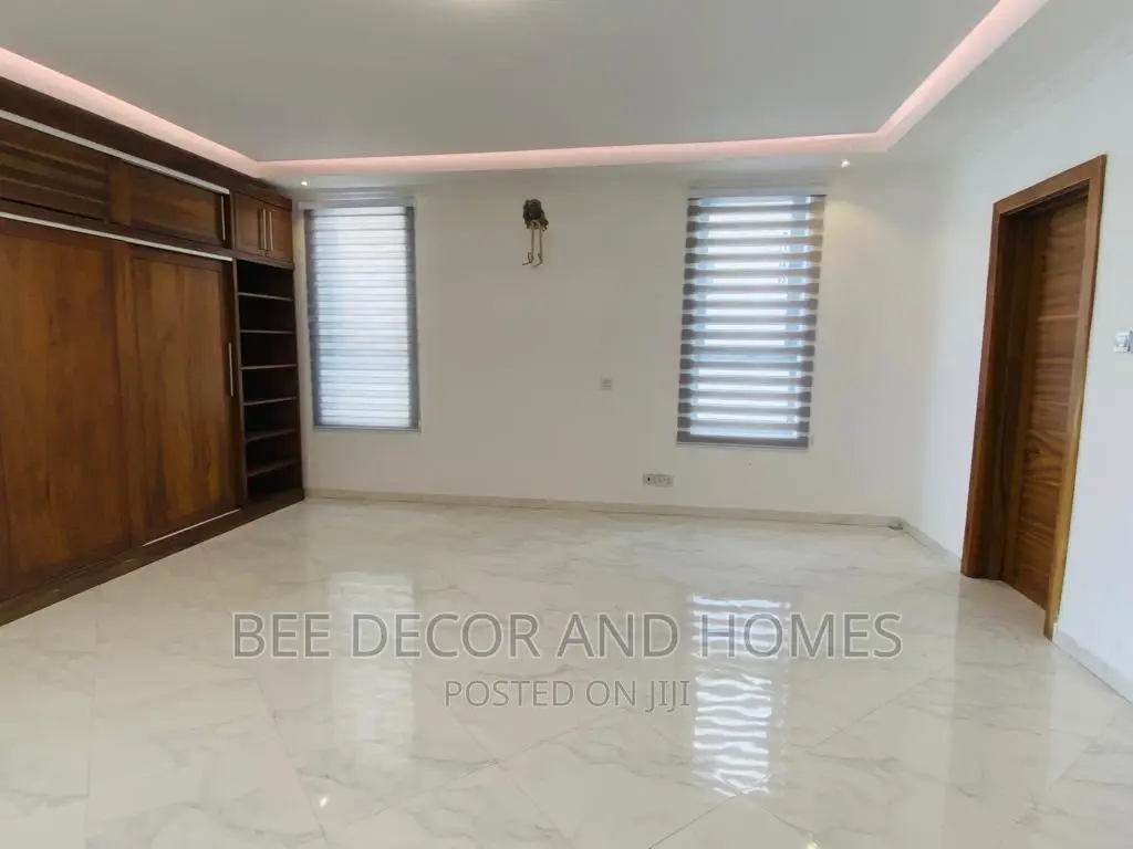 Furnished 6bdrm House in Bee Decor & Home’S, East Legon for sale