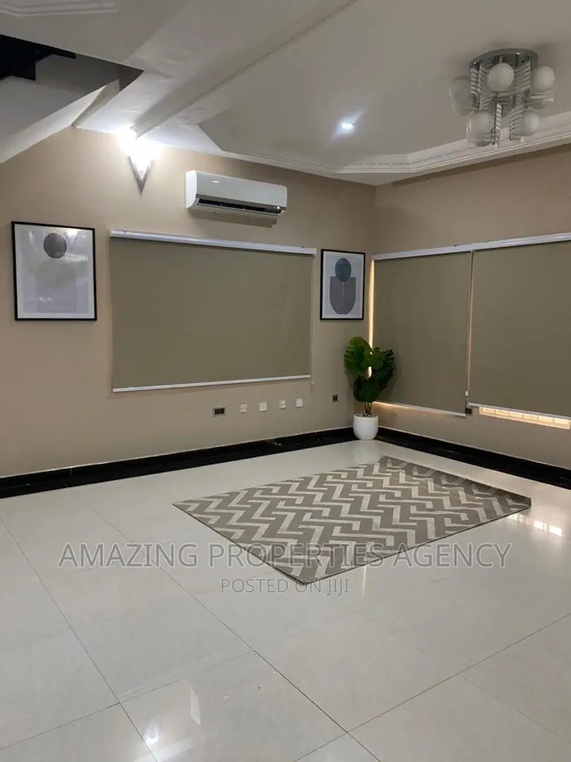 4bdrm Townhouse/Terrace in Cantonments for sale