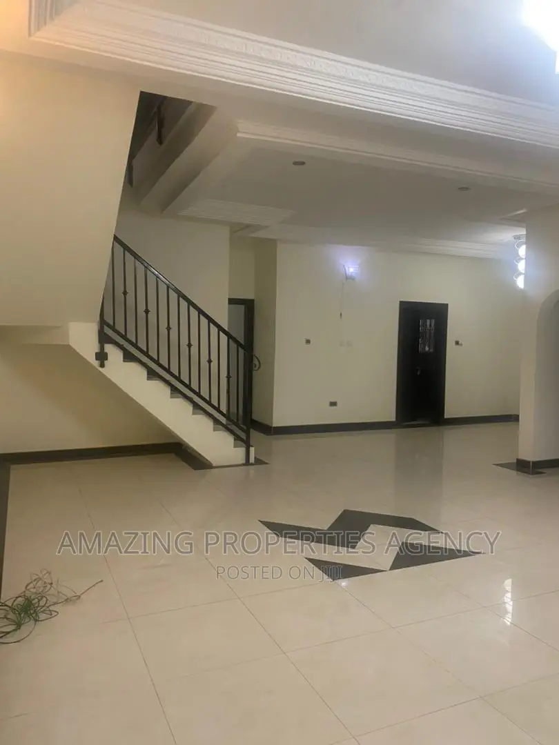 4bdrm Townhouse/Terrace in Cantonments for sale