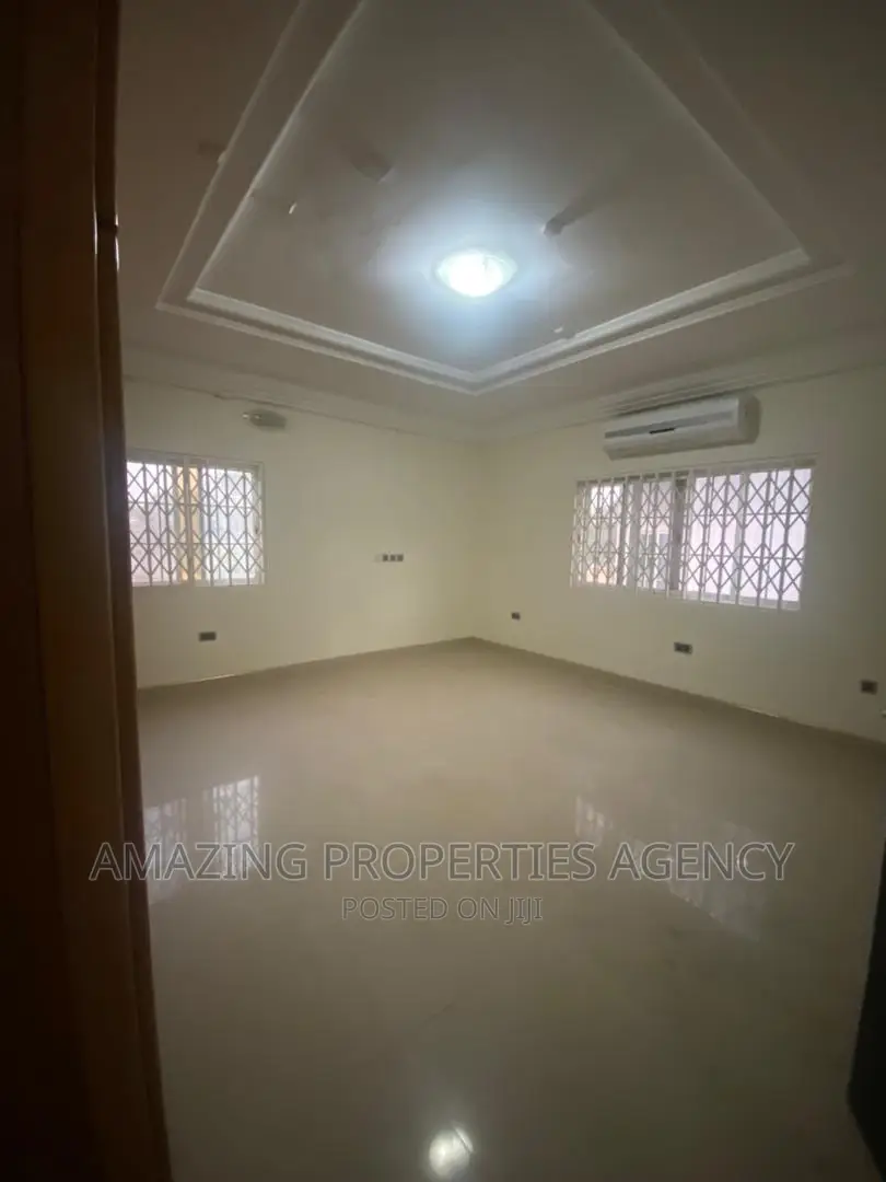 4bdrm Townhouse/Terrace in Cantonments for sale