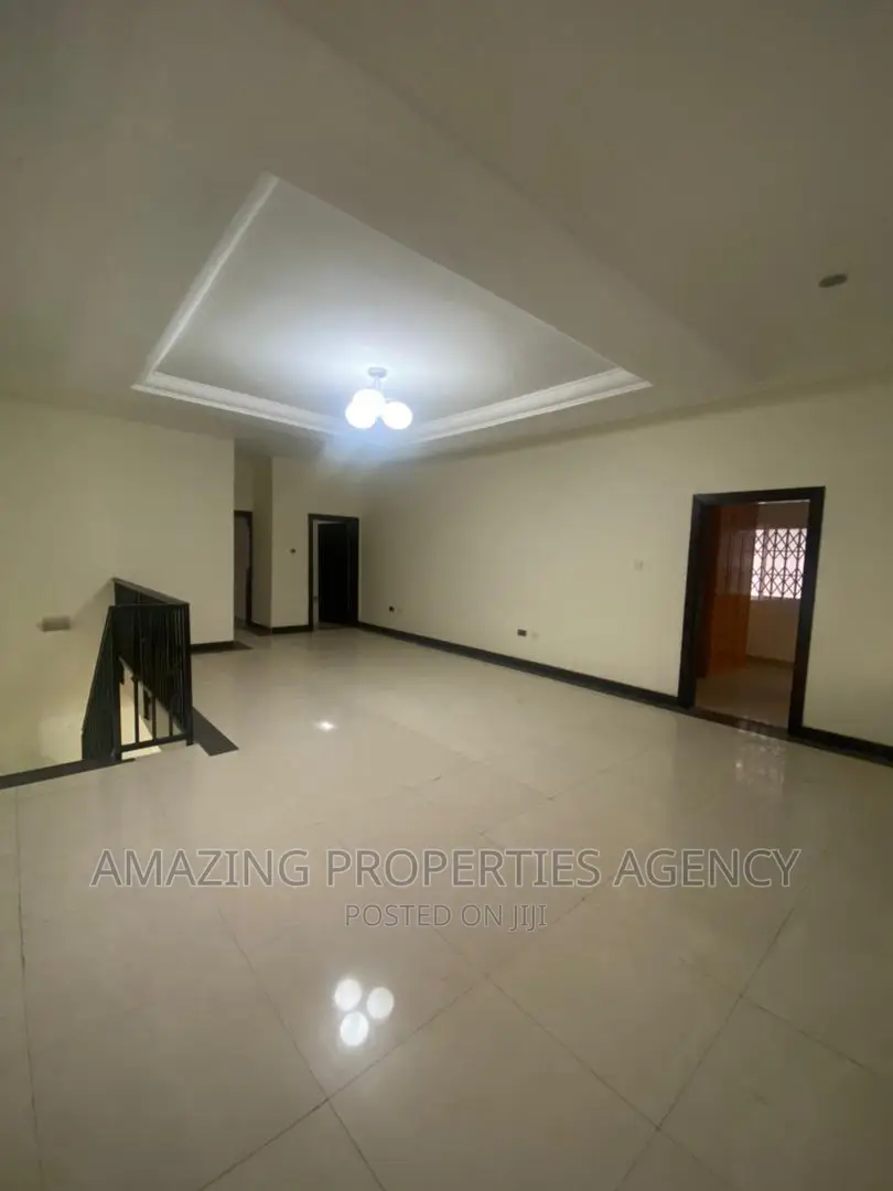 4bdrm Townhouse/Terrace in Cantonments for sale
