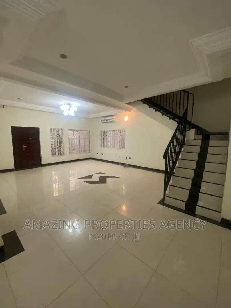 4bdrm Townhouse/Terrace in Cantonments for sale