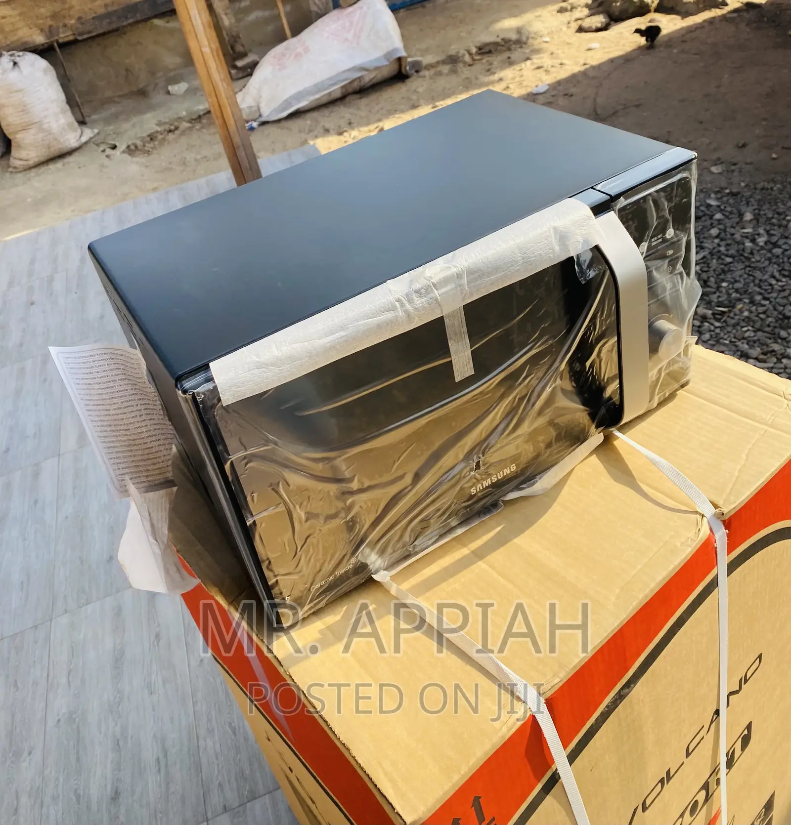 Newly in Stock Samsung 23L Electric Microwave(Ms23f301).