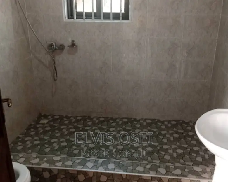 2bdrm Bedsitter in Weija Botianor for rent