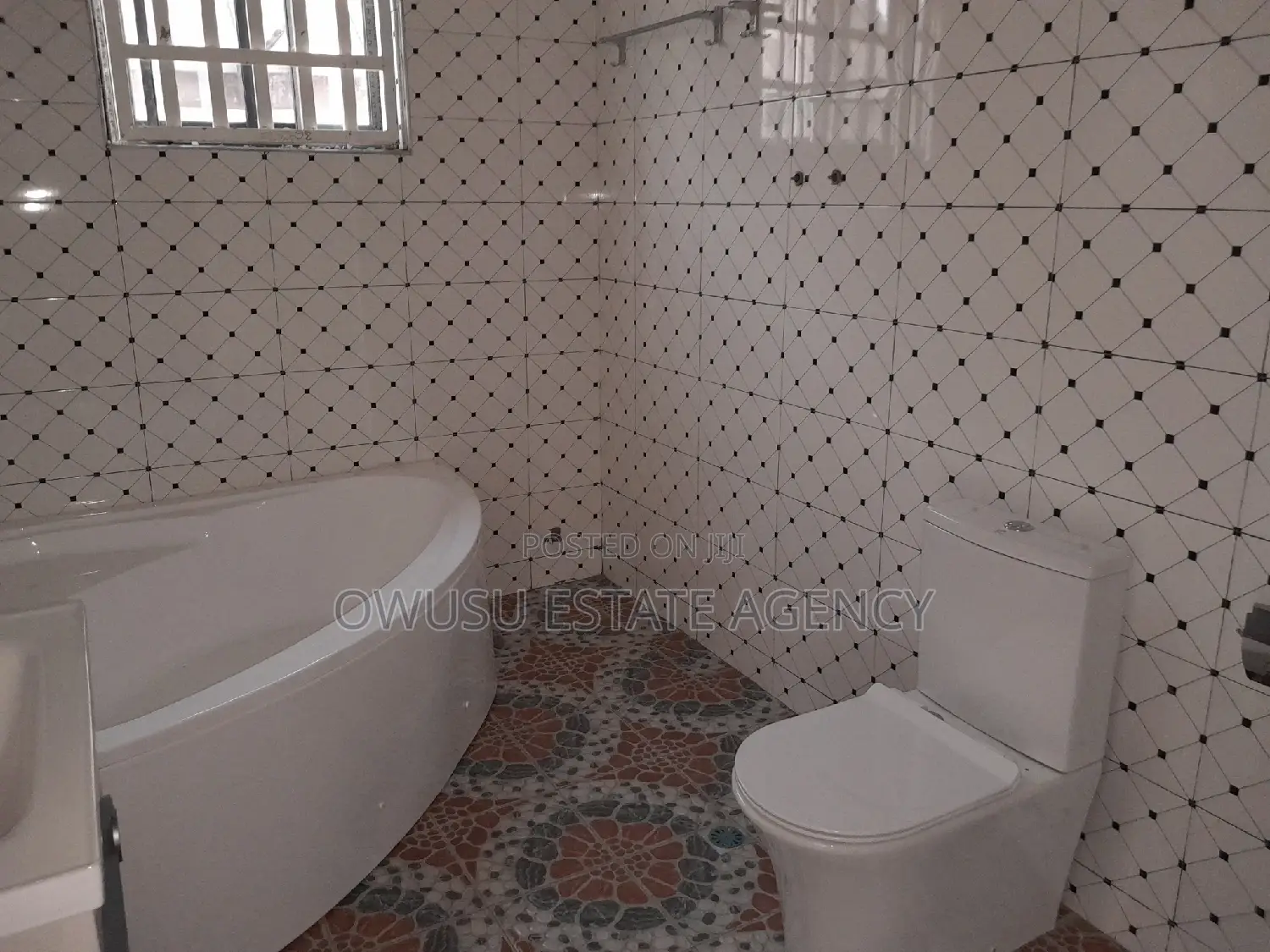 5bdrm House in Kronum, Kumasi Metropolitan for sale