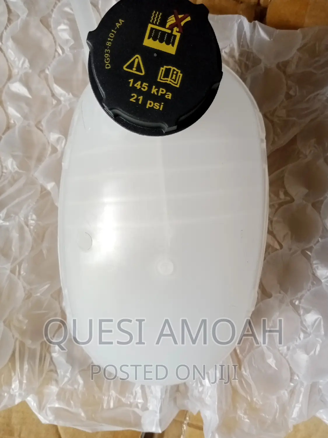 Ford Escape 2017-2019 Coolants Reservoir.