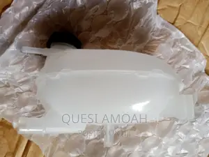 Ford Escape 2017-2019 Coolants Reservoir.