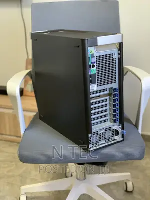 Desktop Computer Dell Precision 3000 32GB Intel Xeon HDD 2T