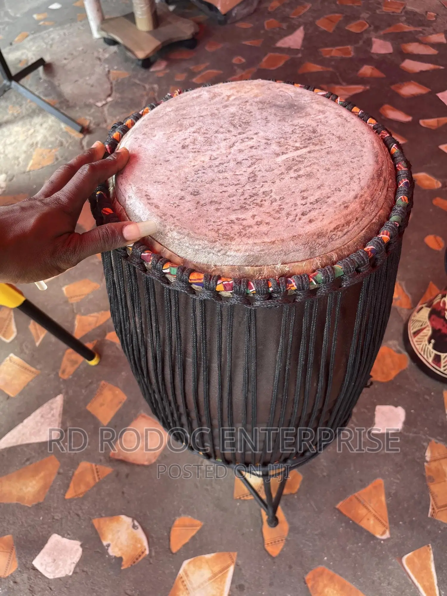 Seated Konka