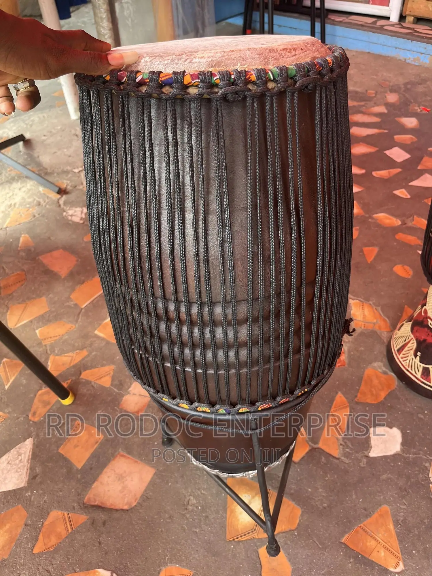 Seated Konka
