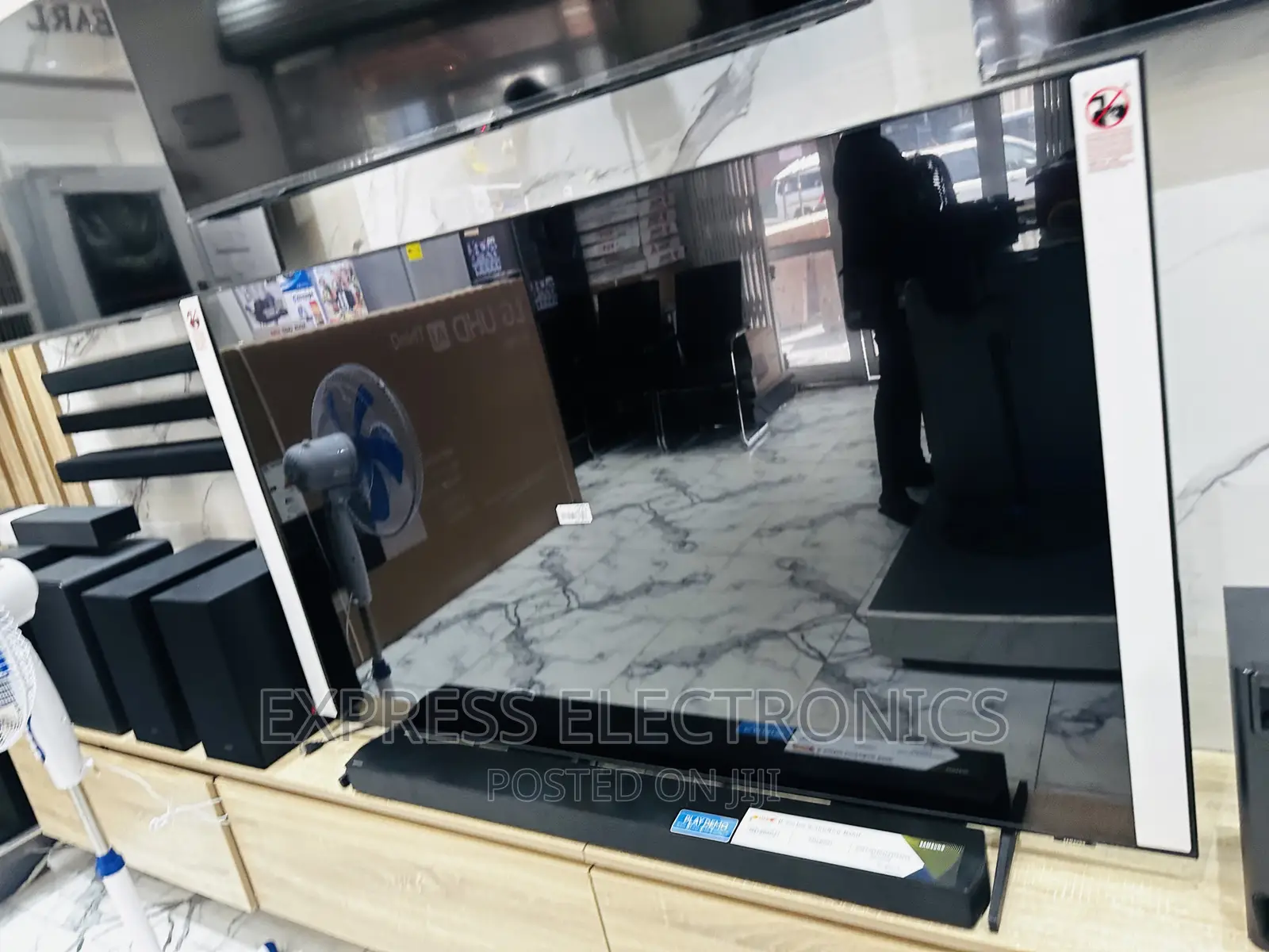 Smart Technology UHD Smart Samsung 65”Au7172