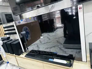 Smart Technology UHD Smart Samsung 65”Au7172