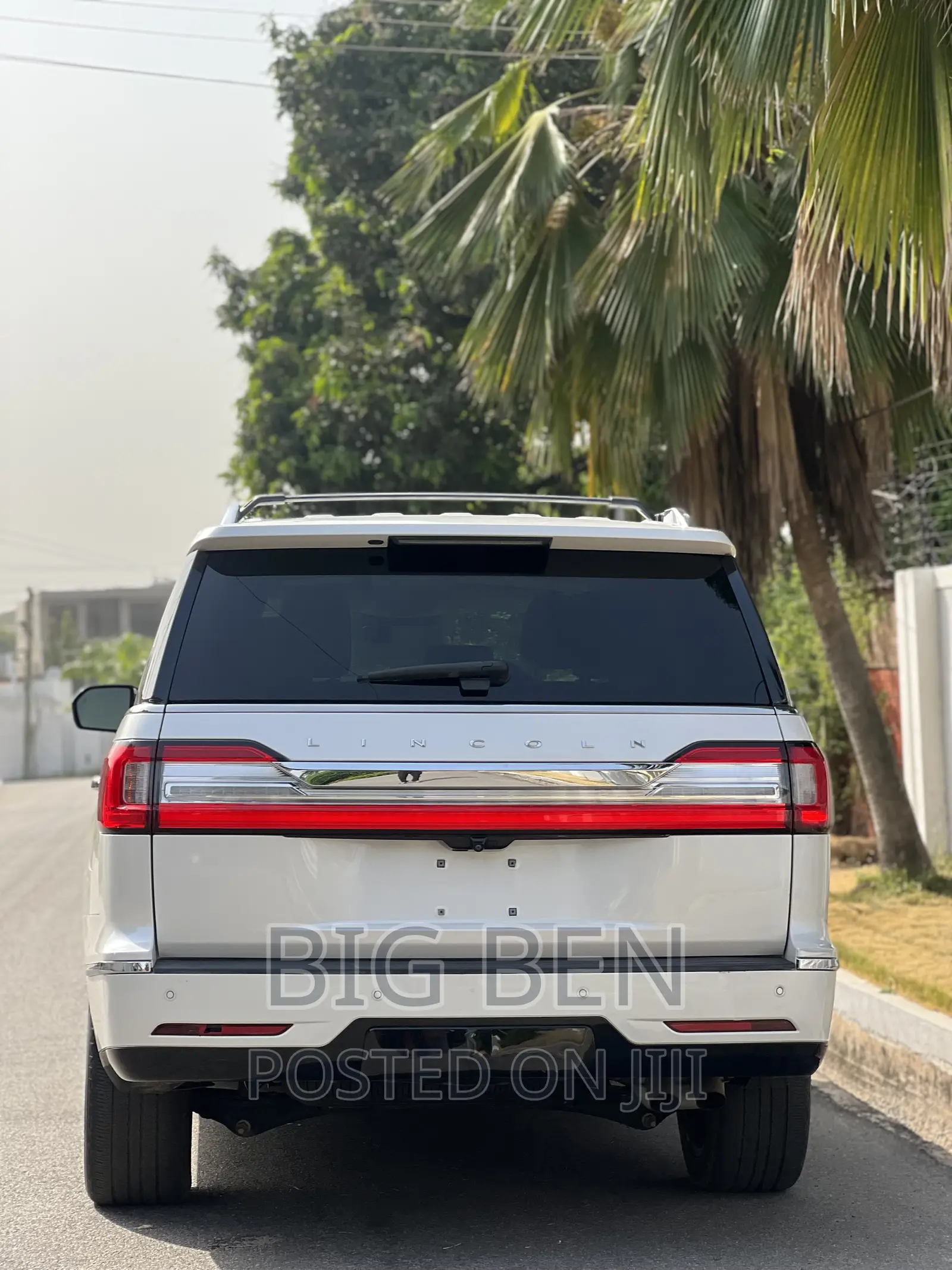 Lincoln Navigator Standard 4x4 2019 White