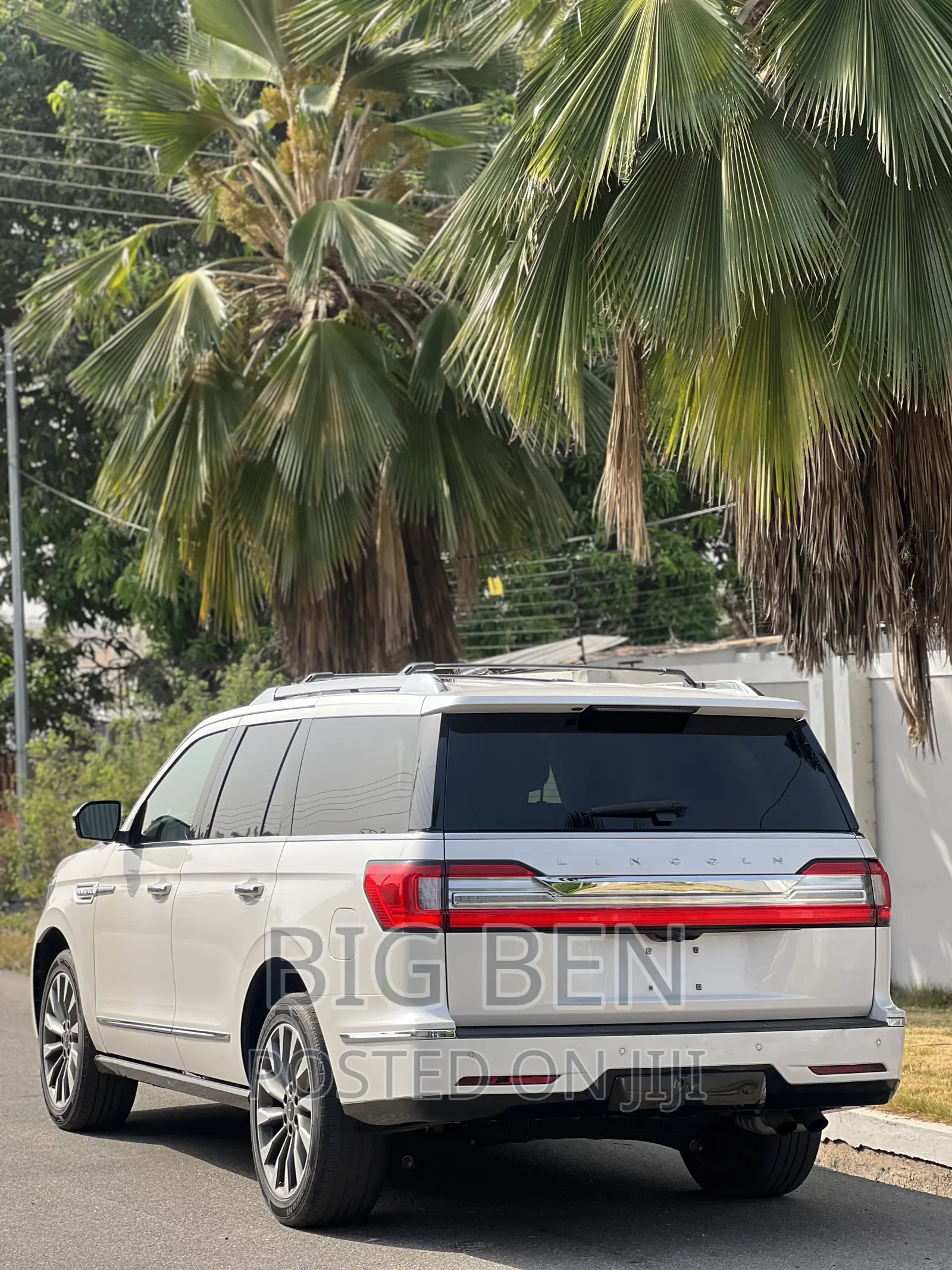 Lincoln Navigator Standard 4x4 2019 White