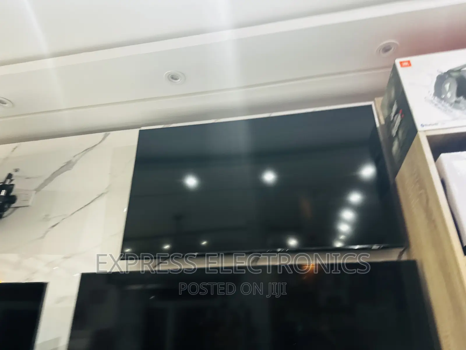 Outstanding Image UHD Smart Samsung 50”Au8000-
