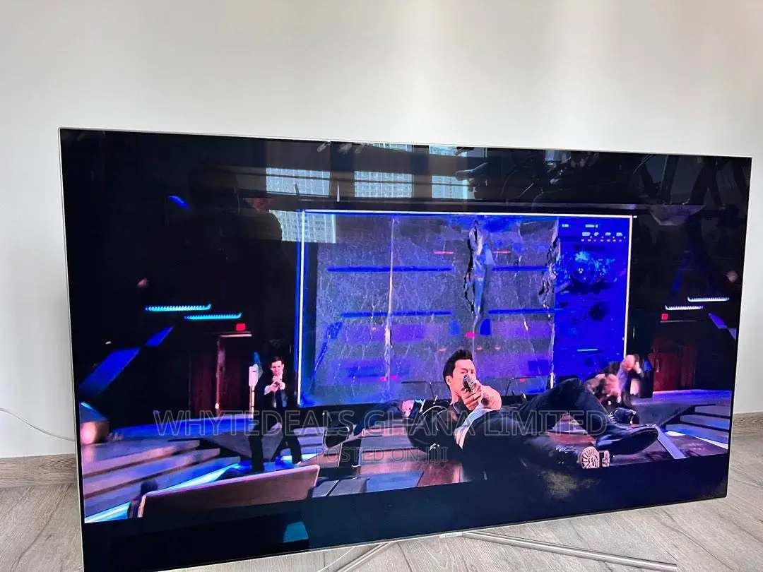 Samsung 43” Smart Uhd Ultra-Thin Qled Tv-Voice Assistant
