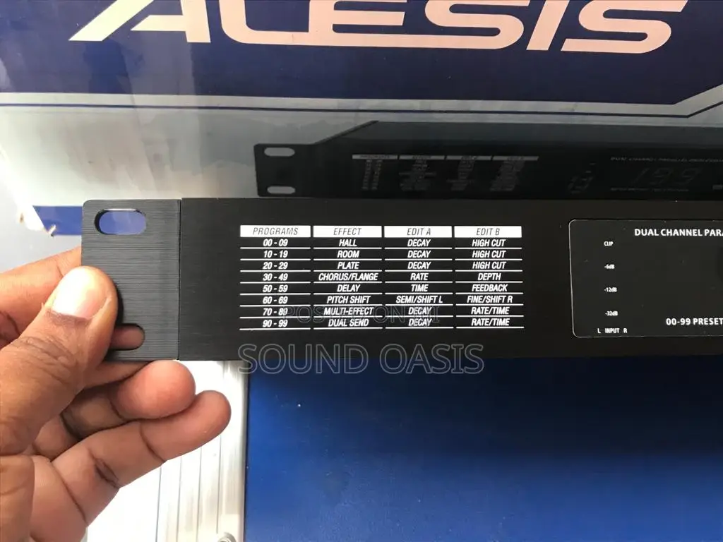 Microverb 4
Preset/Programmable 18-Bit Signal Processor