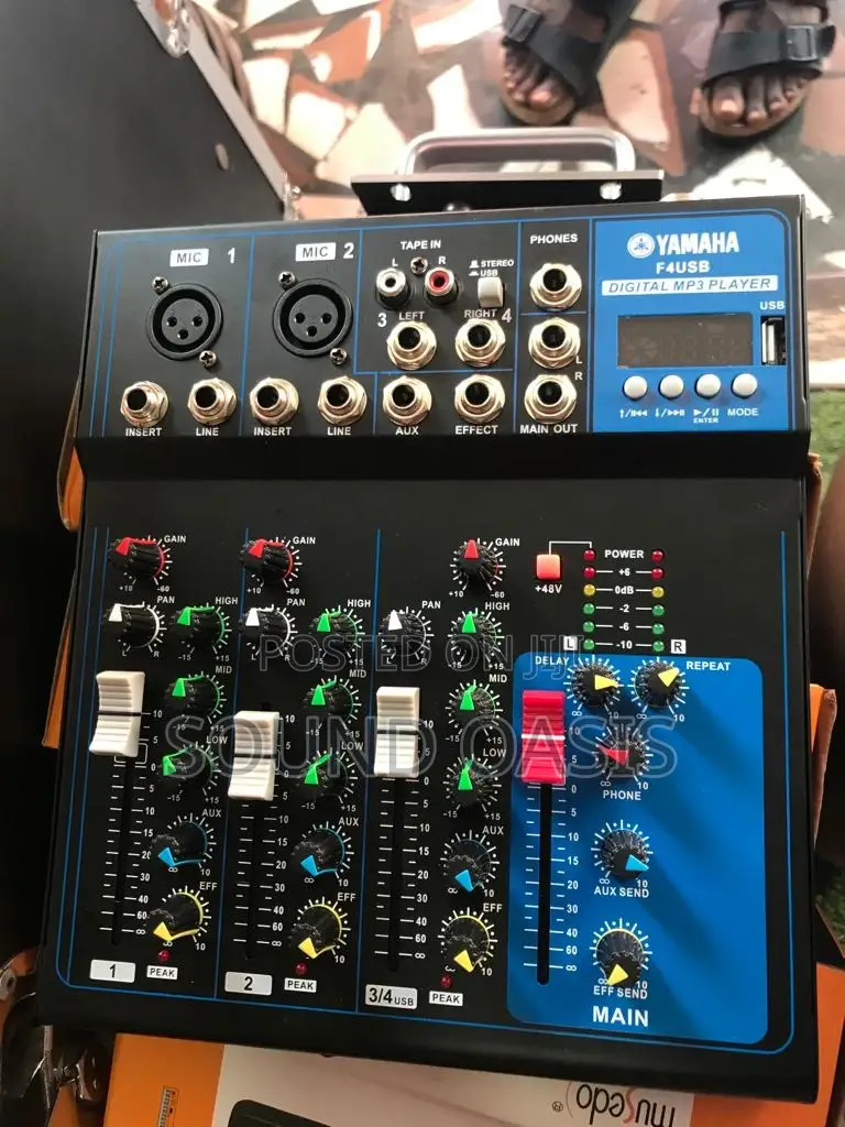 Yamaha Professional F4 4-Channel Compact Stereo Live Mixer