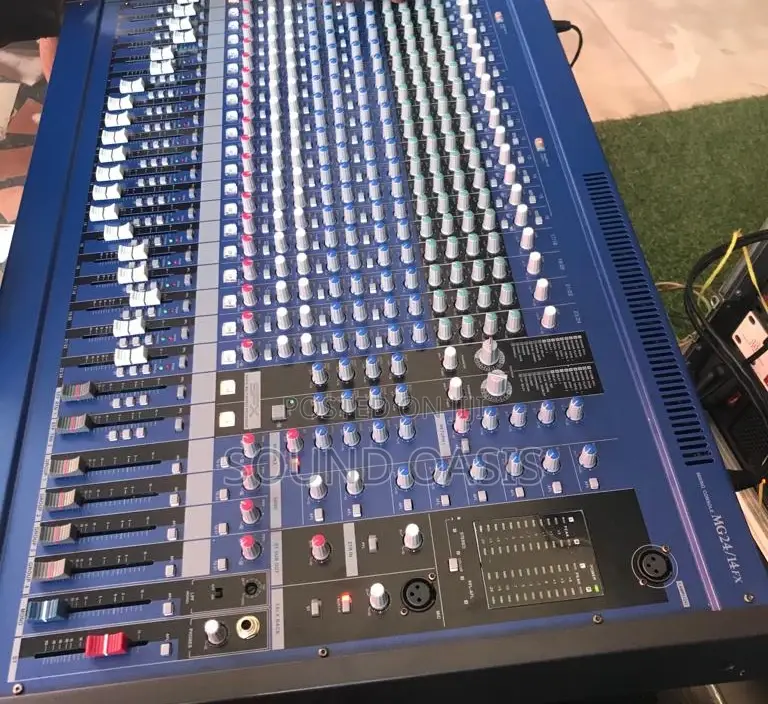 Yamaha Mg24xu Premium Mixing Console