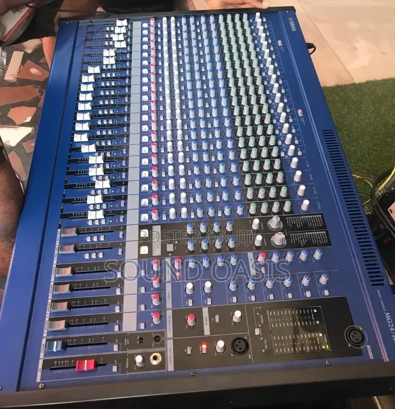 Yamaha Mg24xu Premium Mixing Console