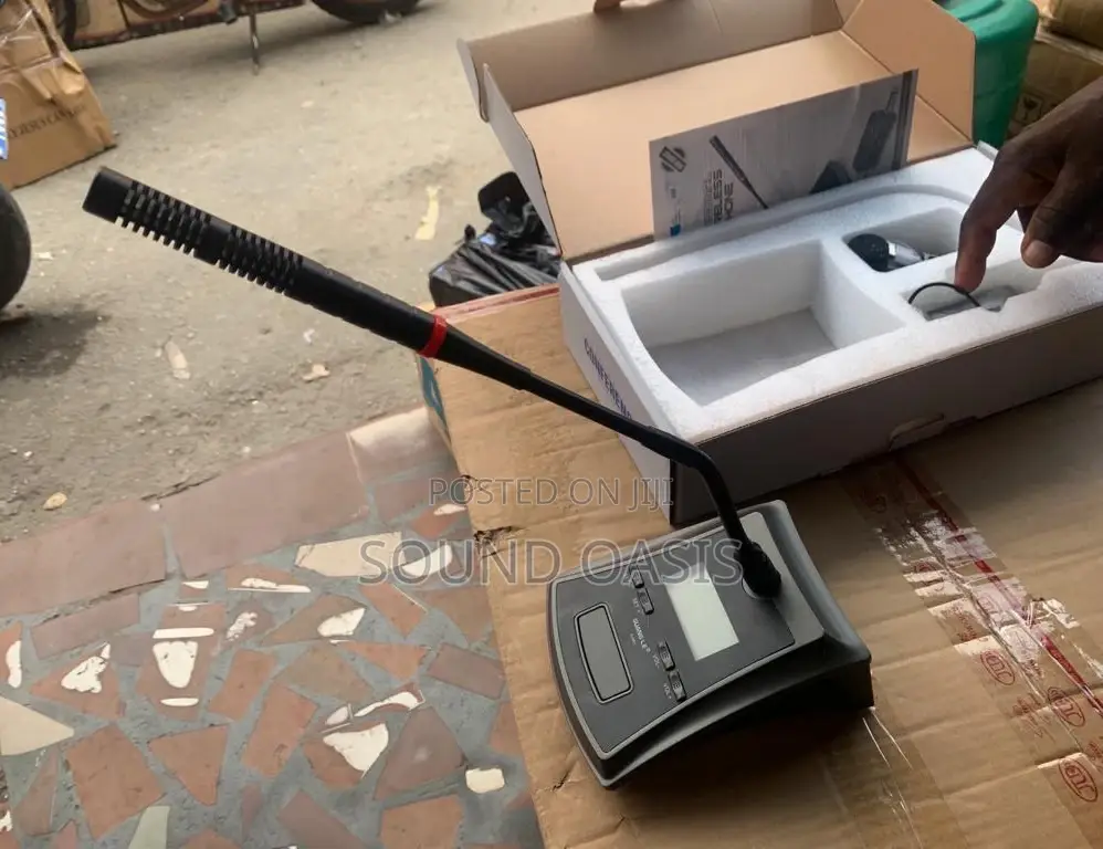 Universal UHF Wireless Conference Desktop Microphone
