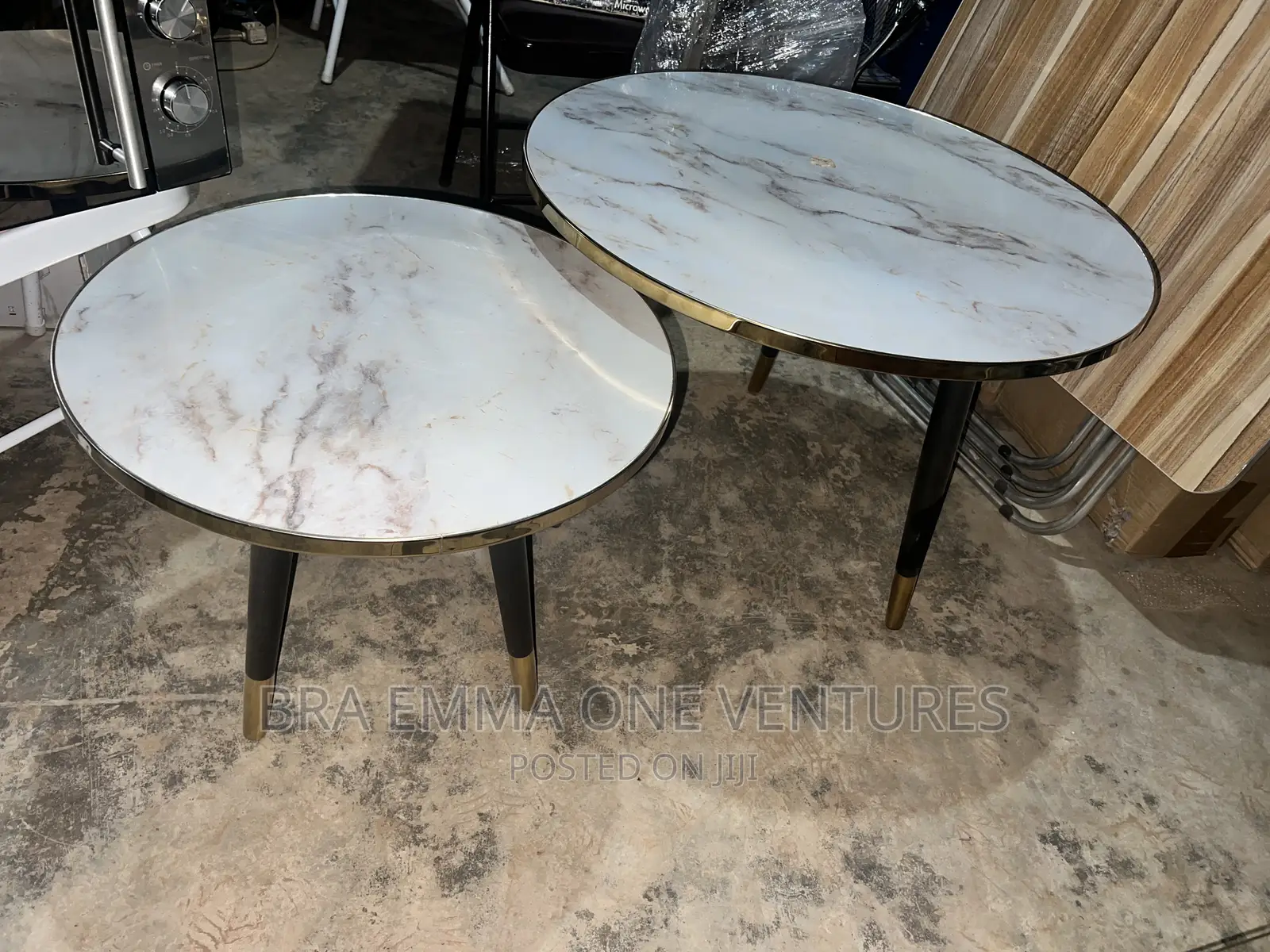 Round Center and Coffee Table