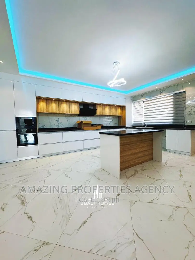 4bdrm House in East Legon for sale