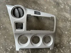 2009-2013 Pontiac Vibe Toyota Matrix Radio Climate Vent