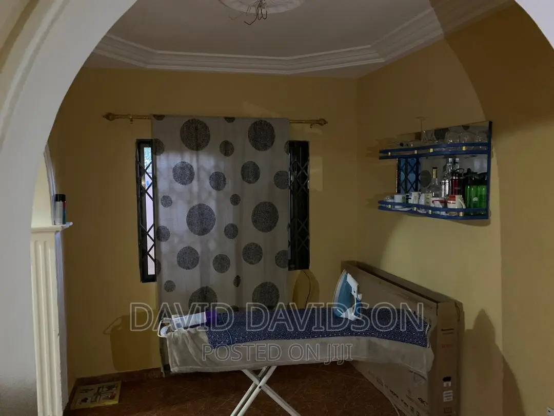 3bdrm Mansion in Executive 3 Bedroom, Tema Metropolitan for rent