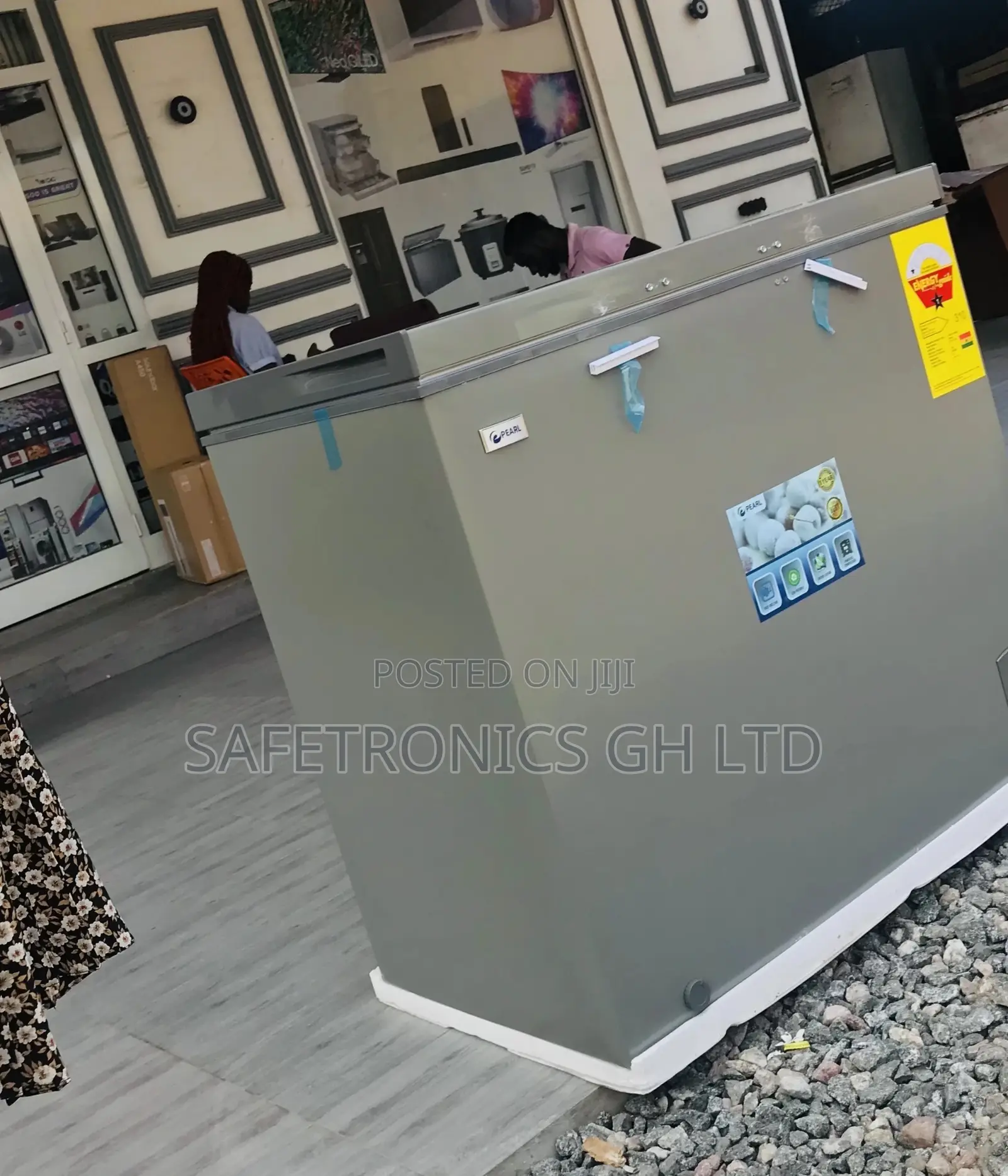 147 Liters Chestfreezer Singledoor Glass Lid Pearl PCF-