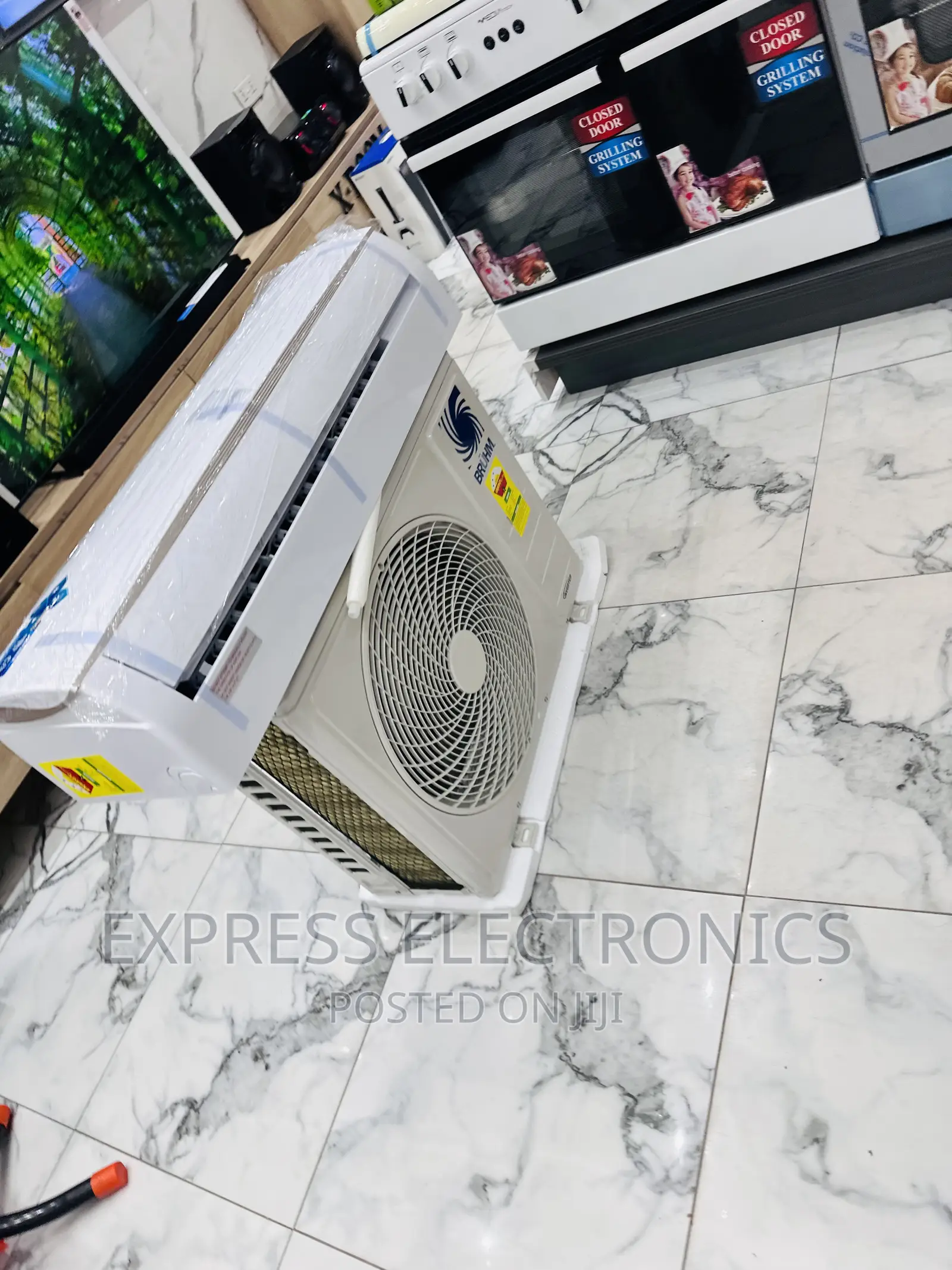 Cool—Breeze Split R410 Gas Bruhm 1.5hp Ac White