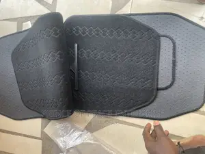 Woolen Carpet or Floor Mat