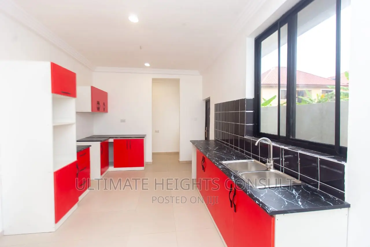 3bdrm House in Oyarifa for sale